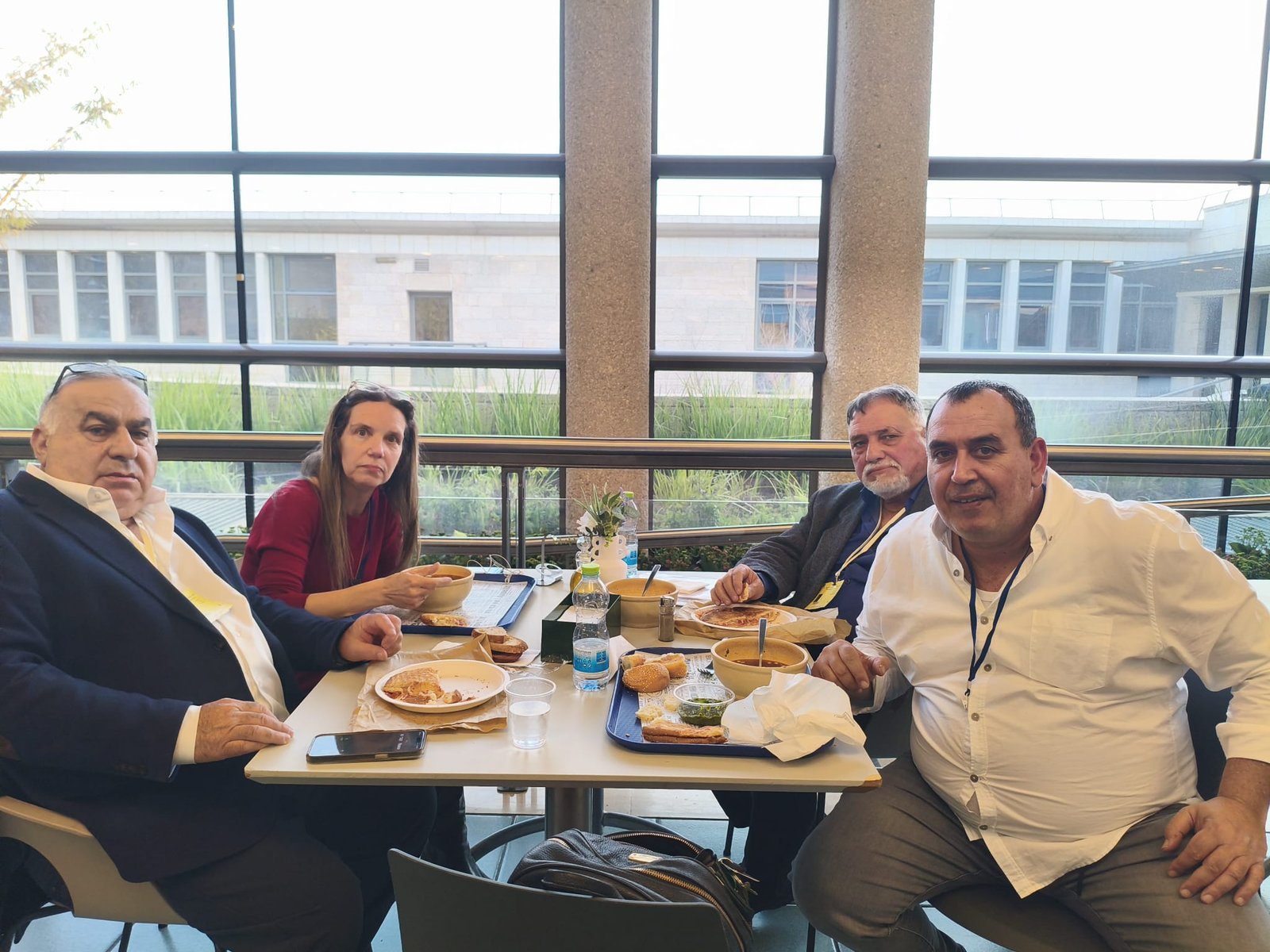 פגישת עבודה - מירב מורן עיתון הארץ ...  בר אור את מזרחי את יוסי ו ועדת כלכלה - כנסת